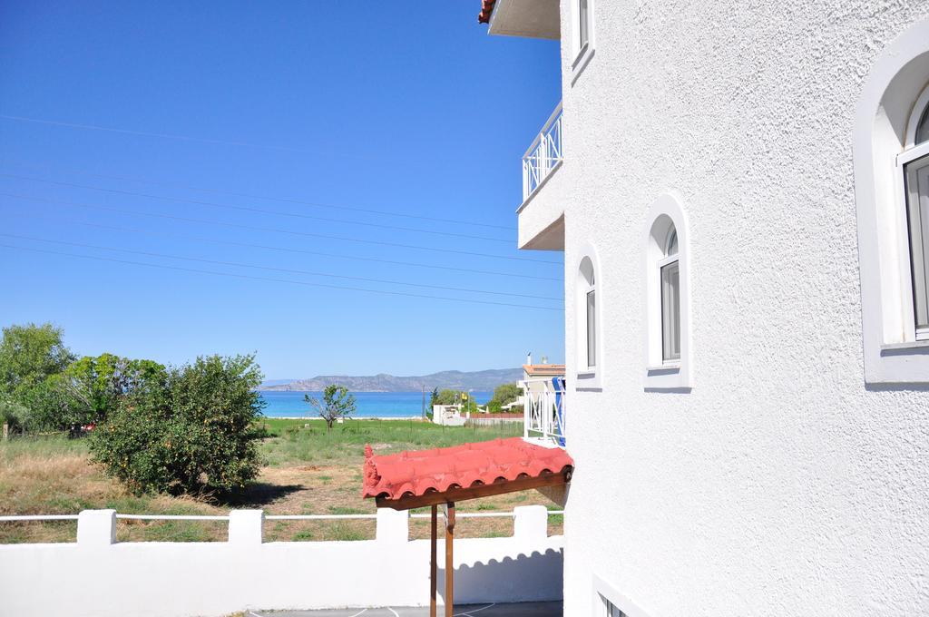 Phoenix Beachside Condos Kokkónion 외부 사진